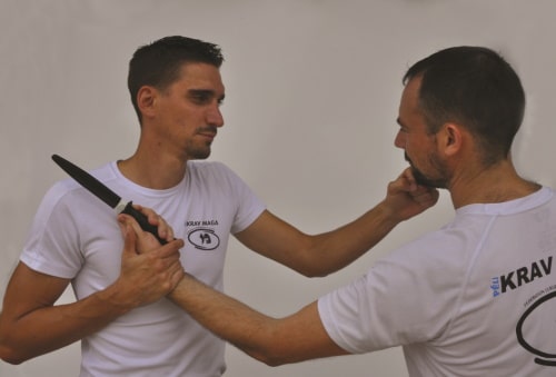 self defense contre attaque couteau